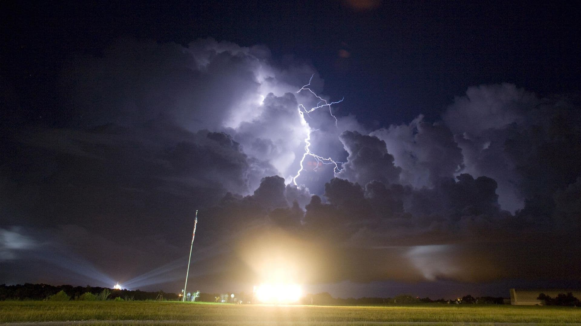 lightning-983