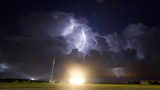 lightning-983