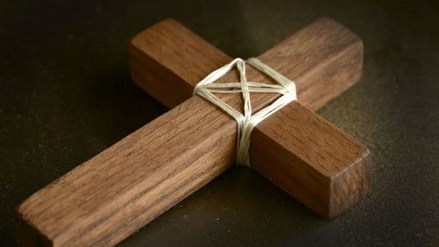 small-wooden-cross